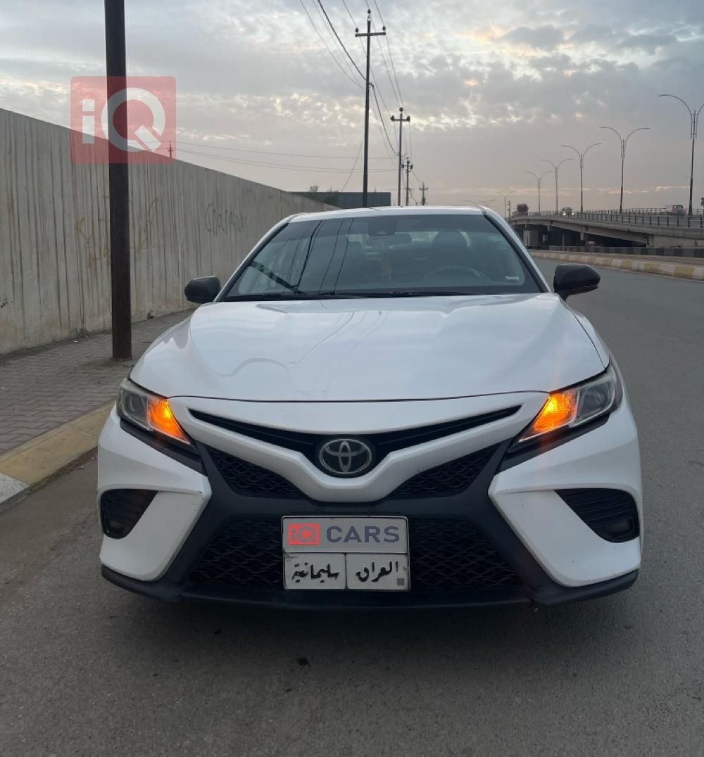 تۆیۆتا کامری